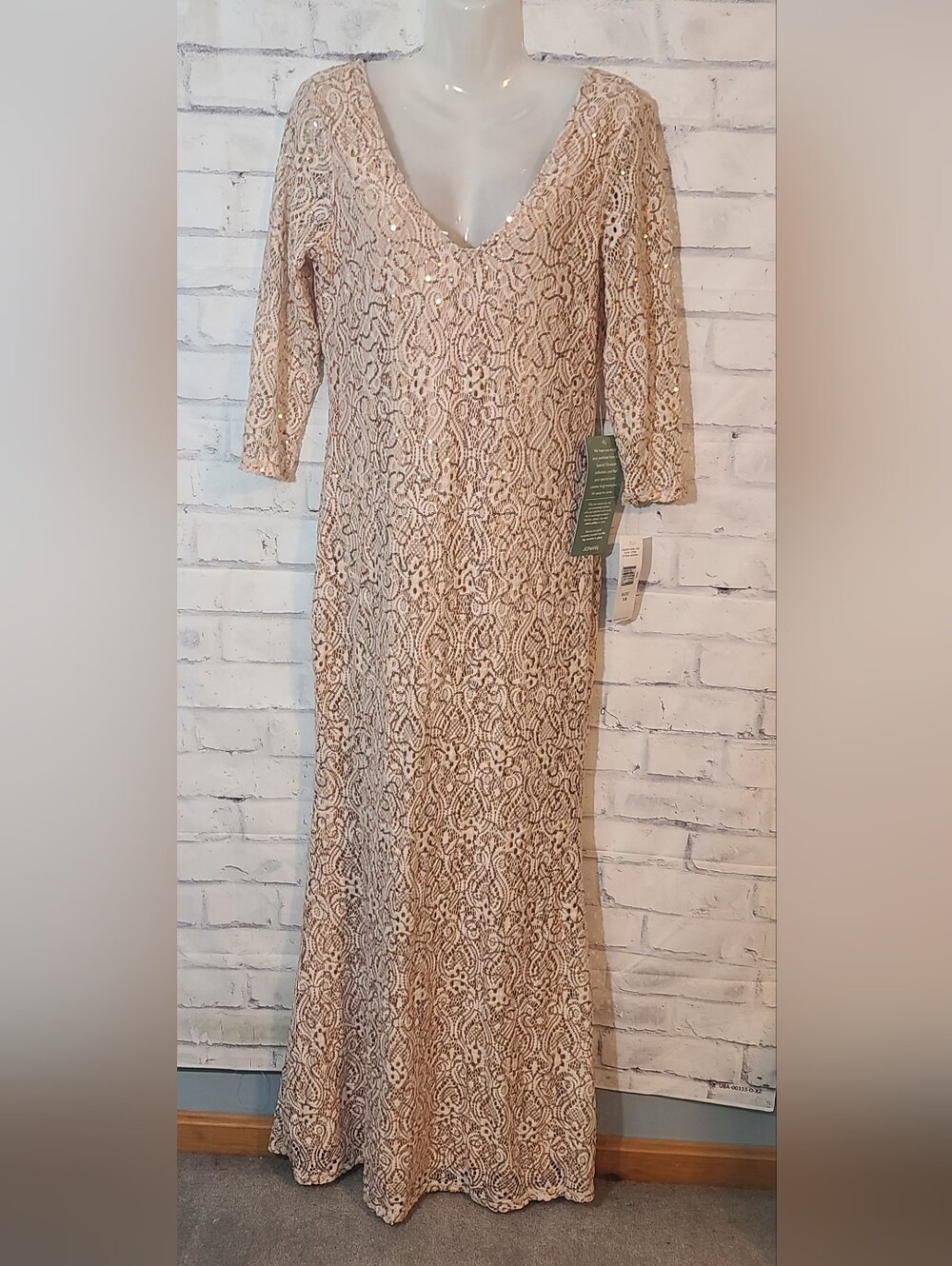New Blu Sage Taupe Lace Sequin V-Neck 3/4 Sleeve Long Maxi Gown Dress Size 10